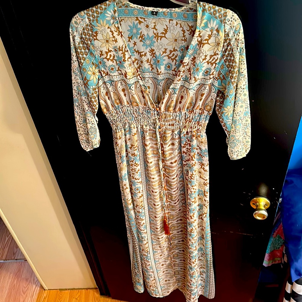 Cover up dress or dress over slip. Chiffon and super soft! Super cute!